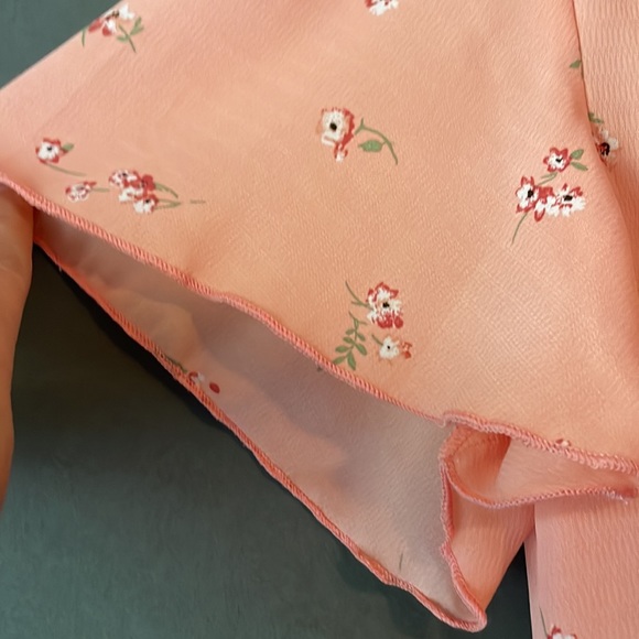 Love Tree - NWT Papaya Flutter Sleeve Crop Top - Picture 6 of 6